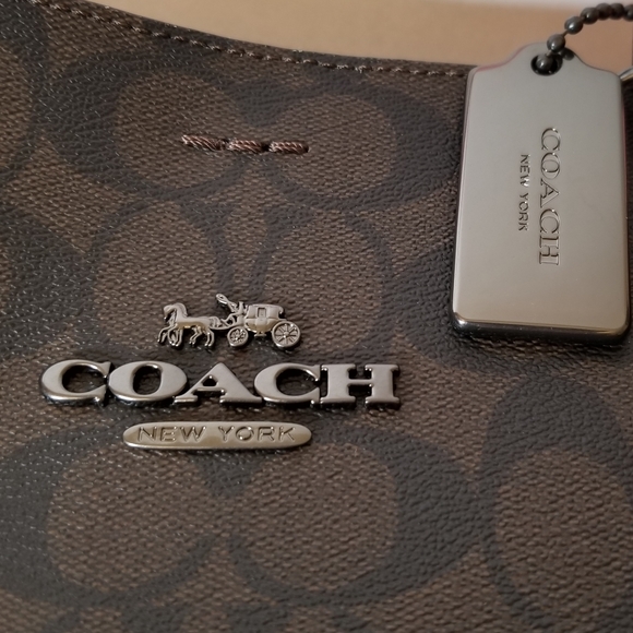 COACH SIGNATURE SET 3P BAG WRISTLET CARD KEYCHAIN - Picture 2 of 13